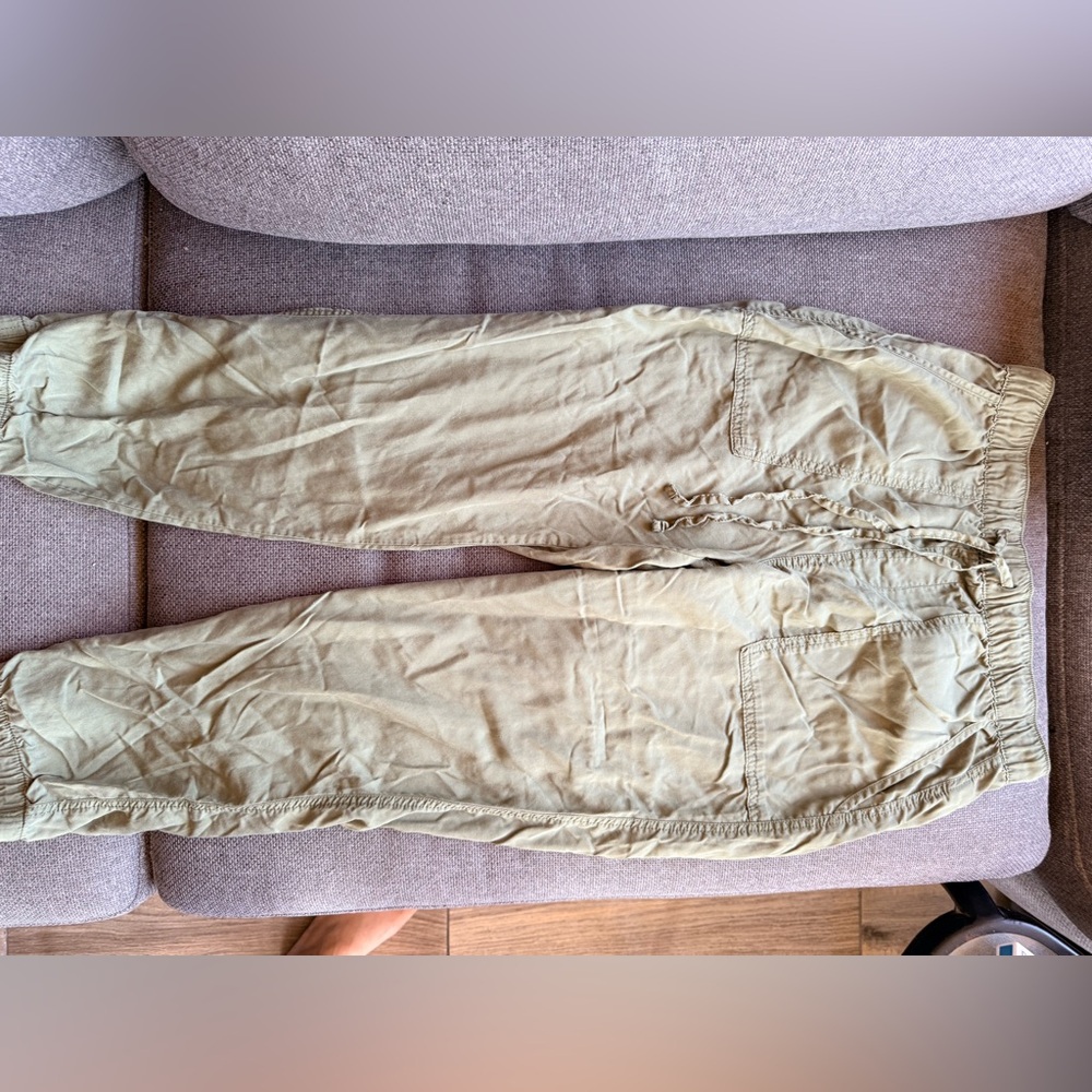 Sanctuary women’s olive color joggers size medium